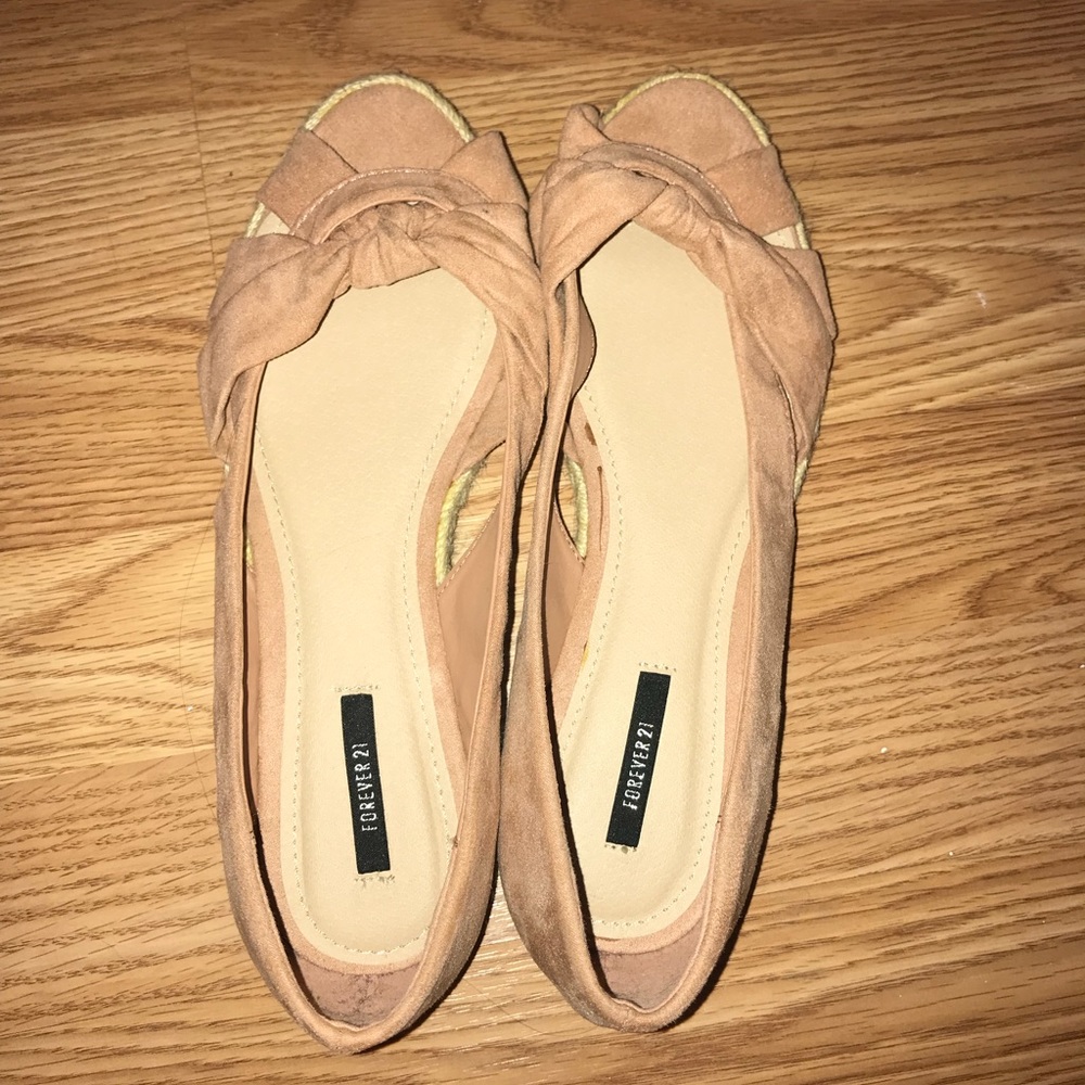 Cozy cute sandals! New